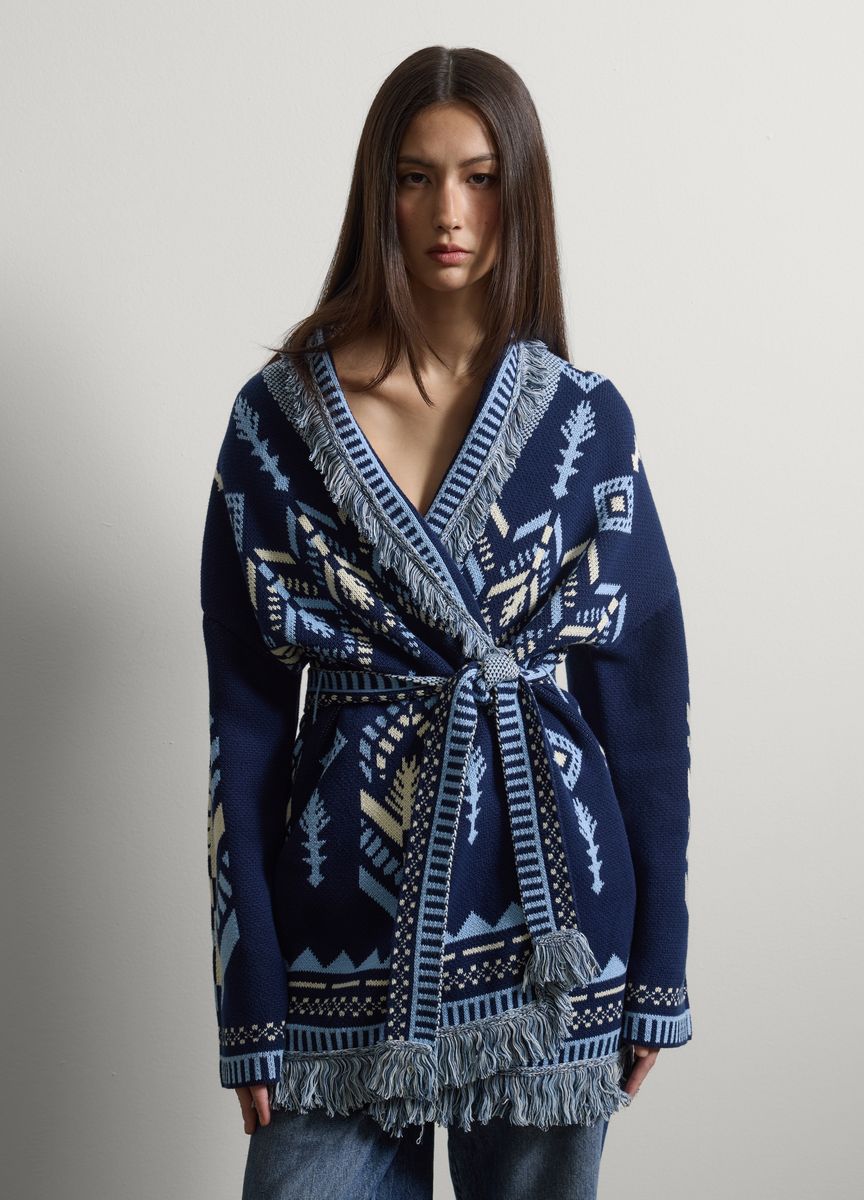 Minimalistischer langer Strickcardigan