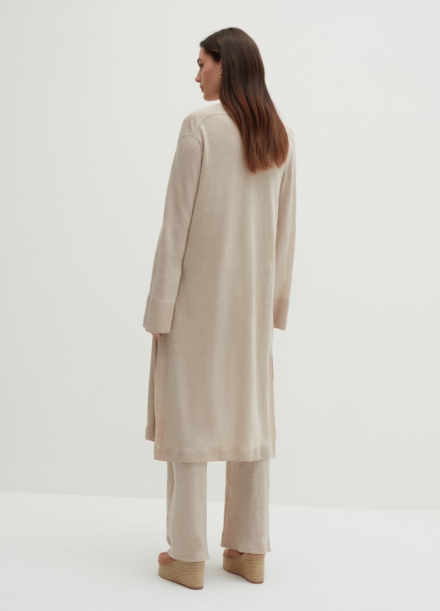 Minimalistischer langer Strickcardigan