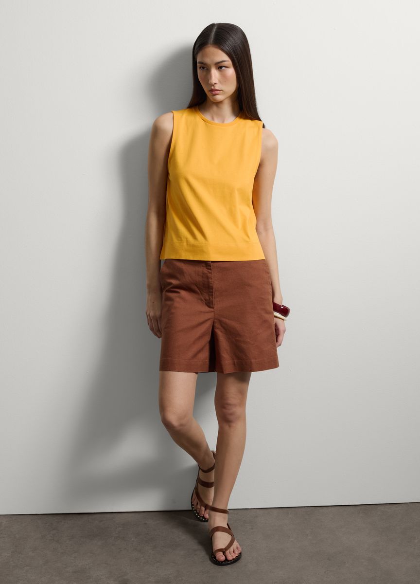Minimalistisches Halterneck-Tanktop