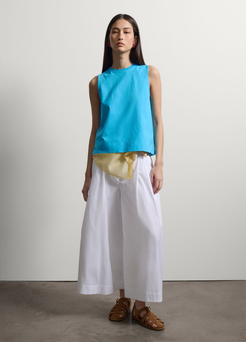 Minimalistisches Halterneck-Tanktop