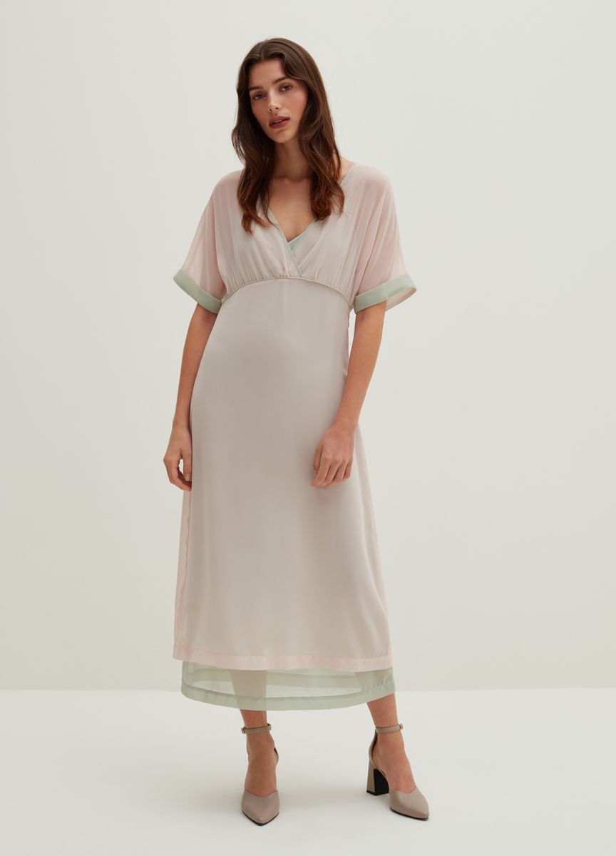 Lagiges Midikleid mit Empire-Taille