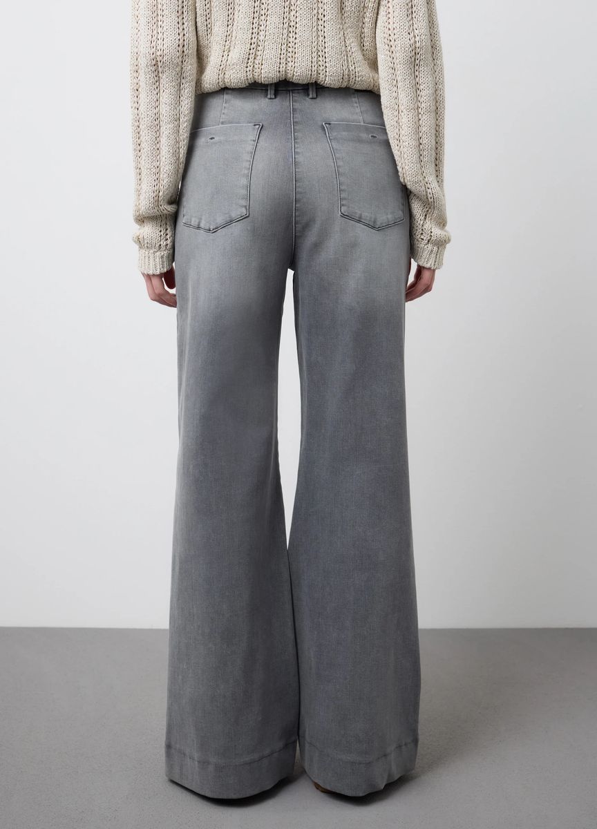 Klassische Stoffhose mit Bügelfalte