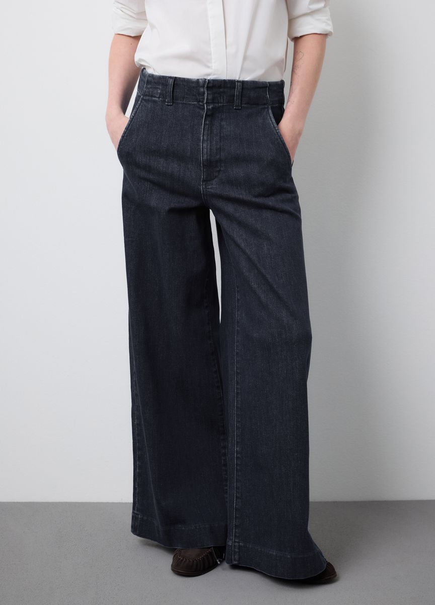 Klassische Stoffhose mit Bügelfalte