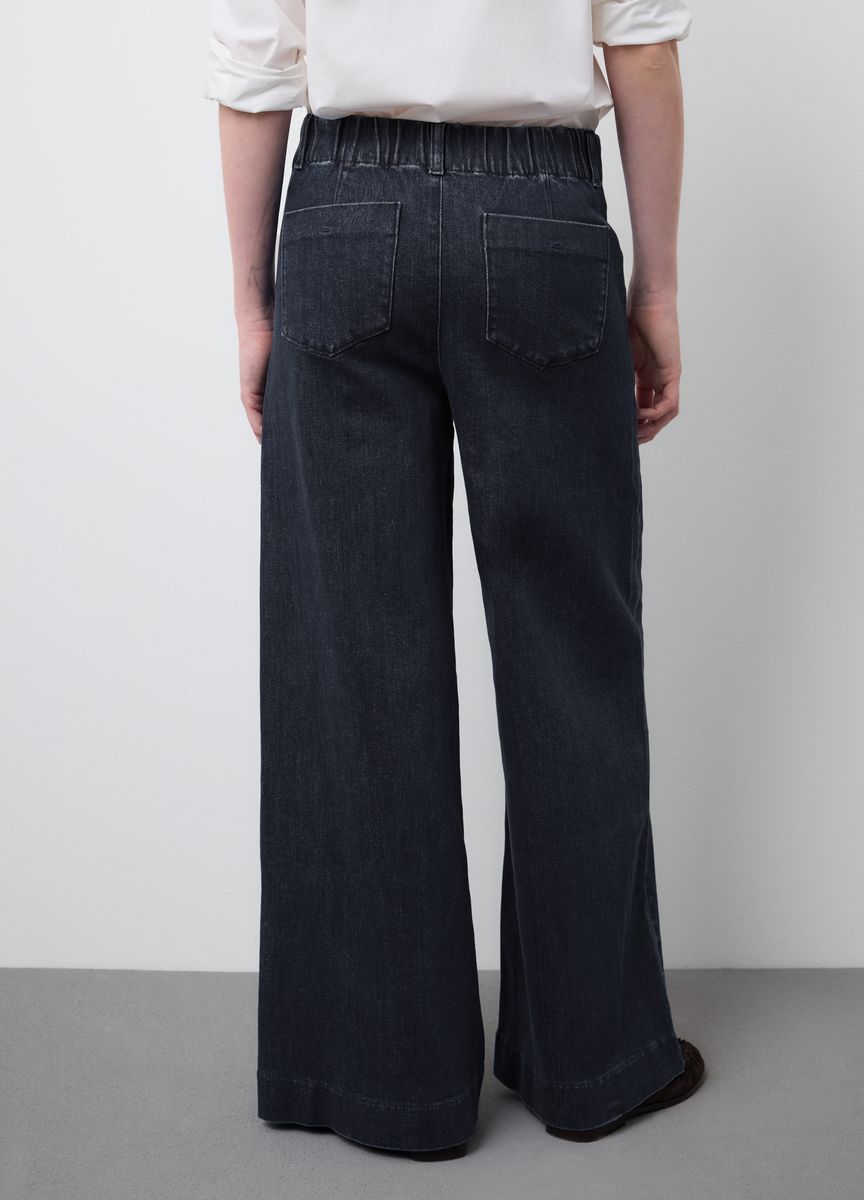 Klassische Stoffhose mit Bügelfalte