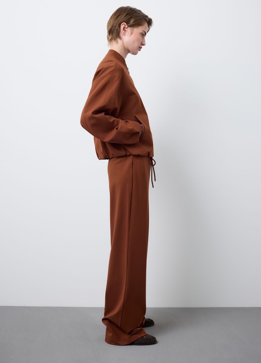 Klassische Stoffhose mit Bügelfalte
