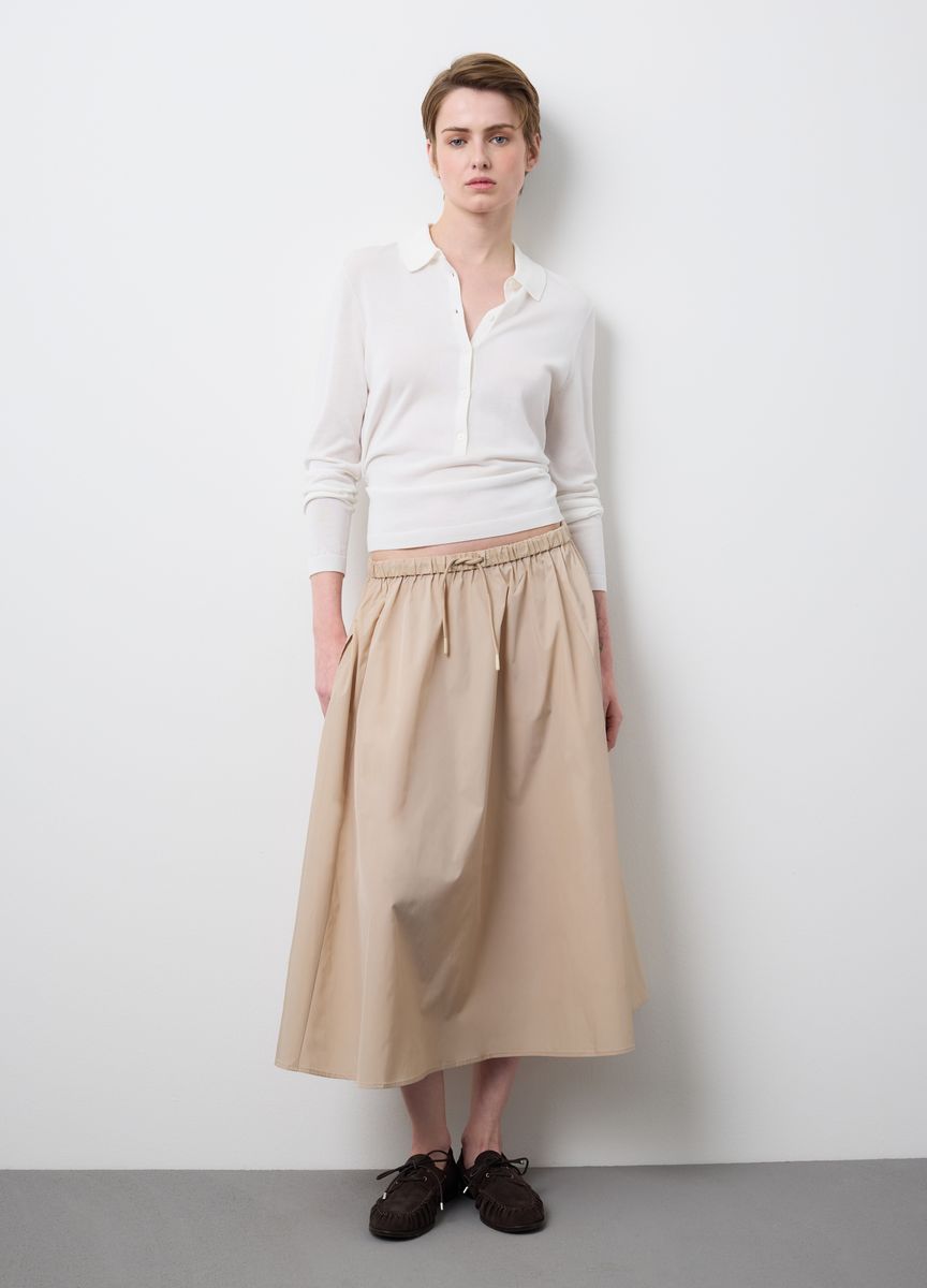 Klassische Stoffhose mit Bügelfalte