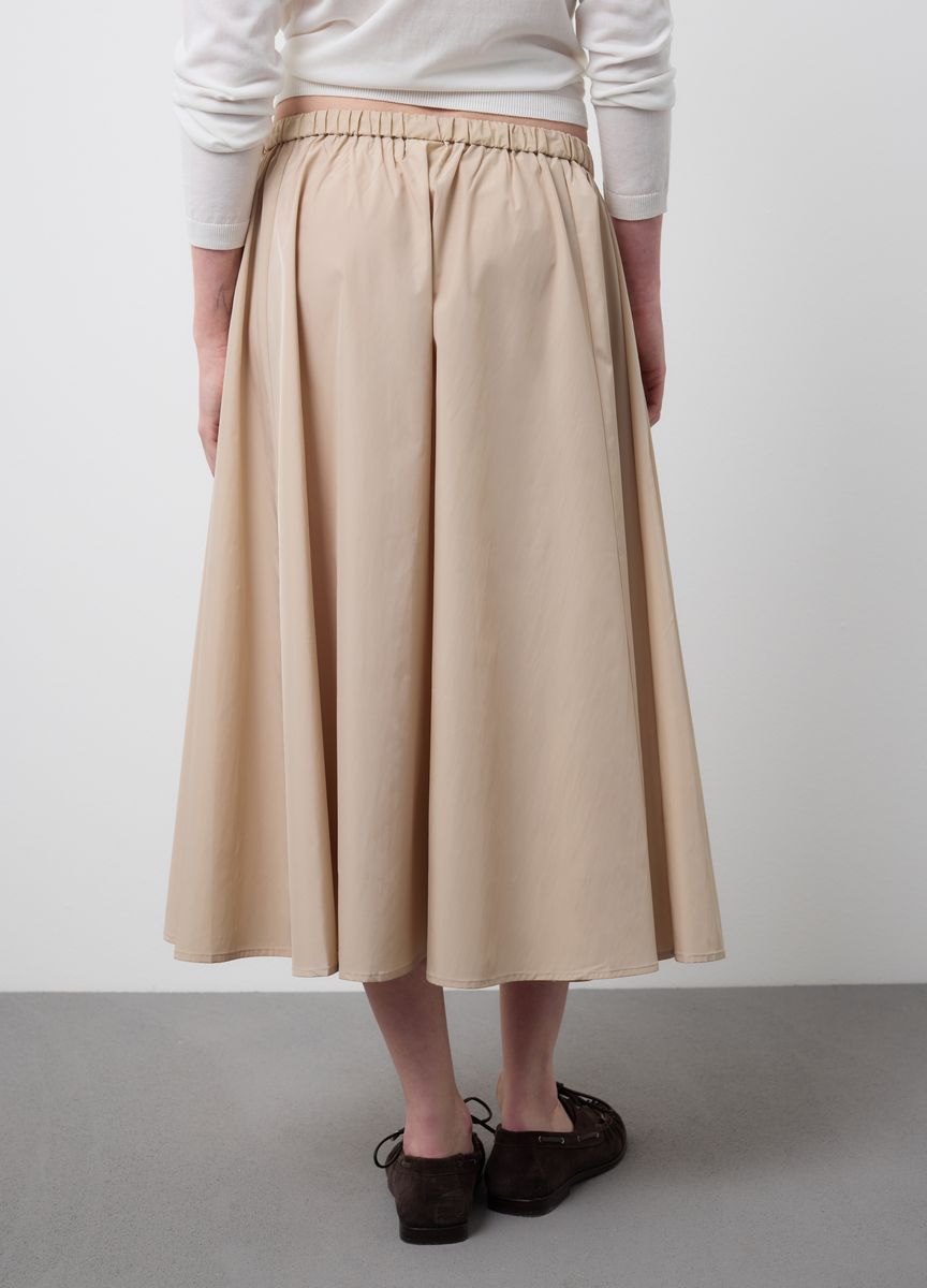 Klassische Stoffhose mit Bügelfalte