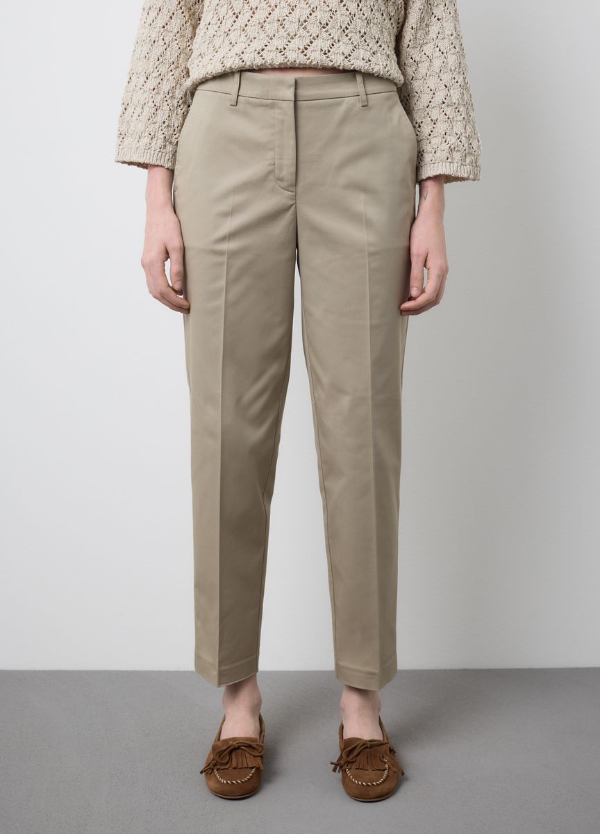 Klassische Stoffhose mit Bügelfalte