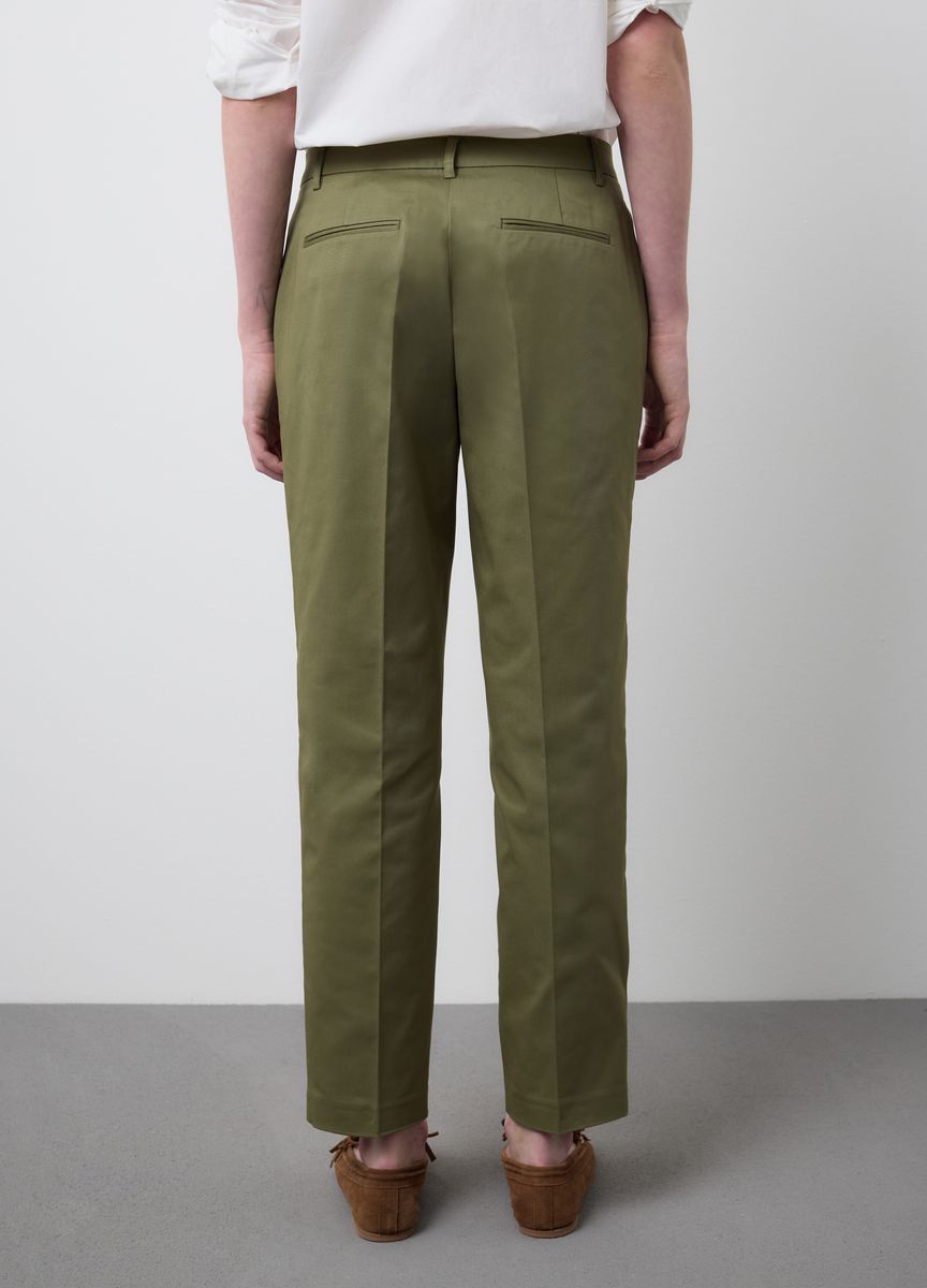 Klassische Stoffhose mit Bügelfalte