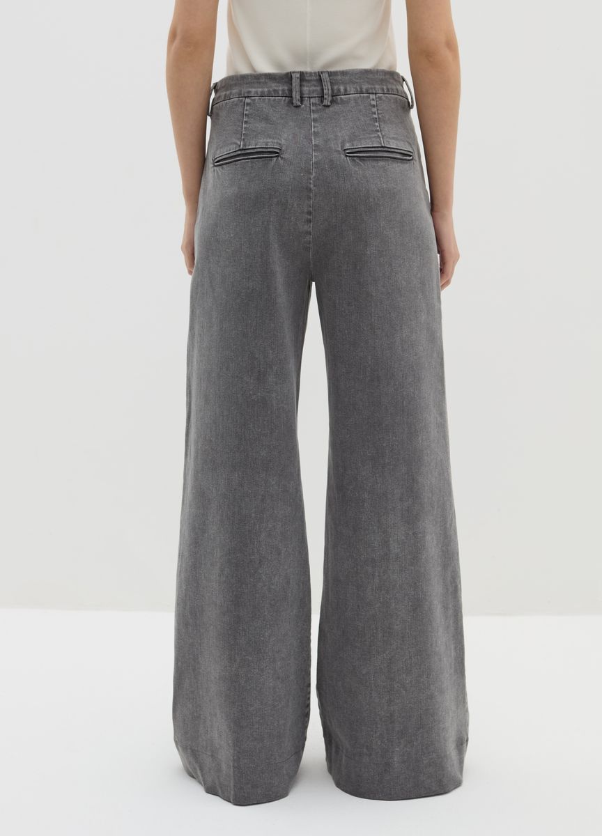 Klassische Stoffhose mit Bügelfalte