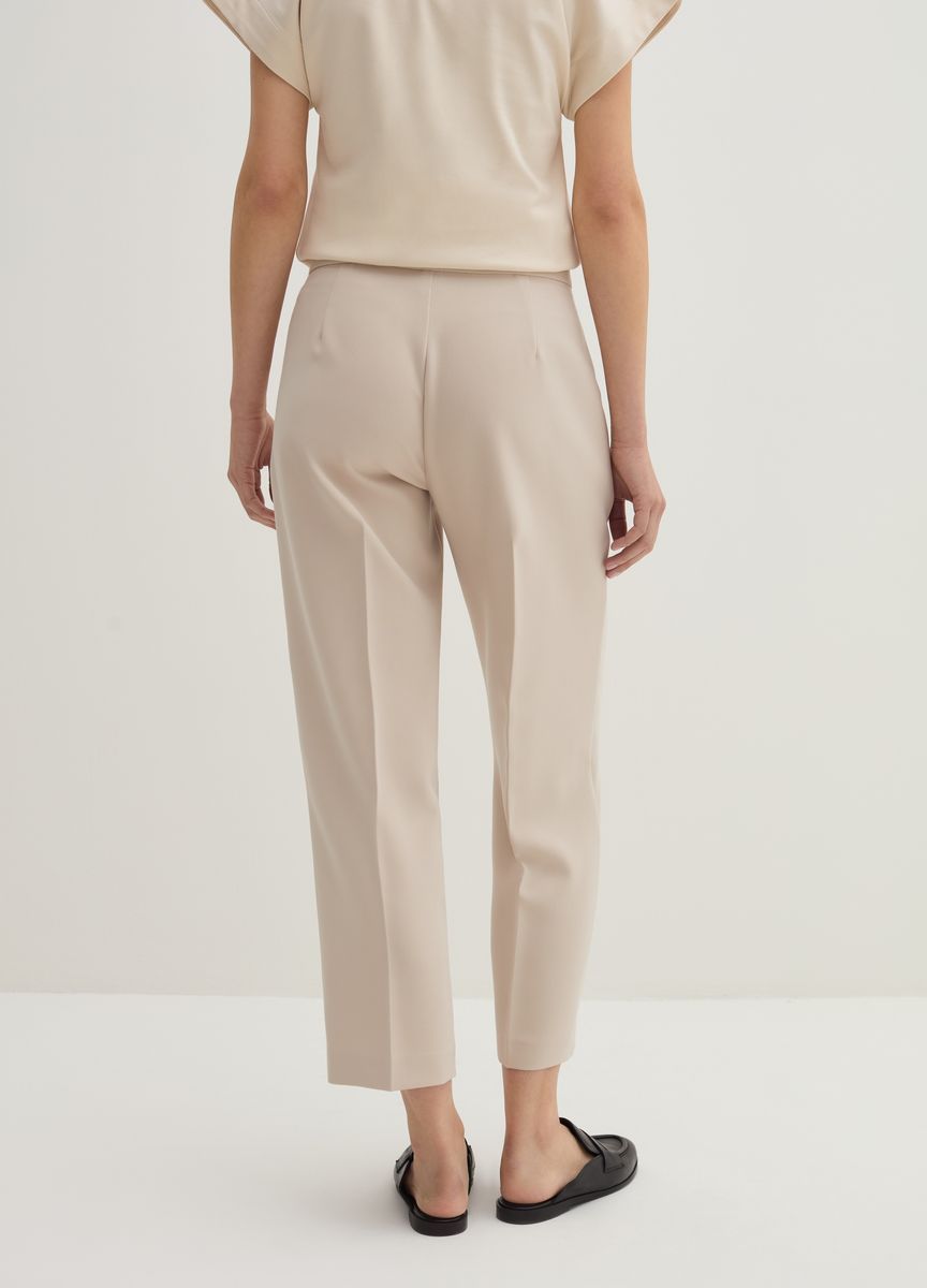 Klassische Stoffhose mit Bügelfalte