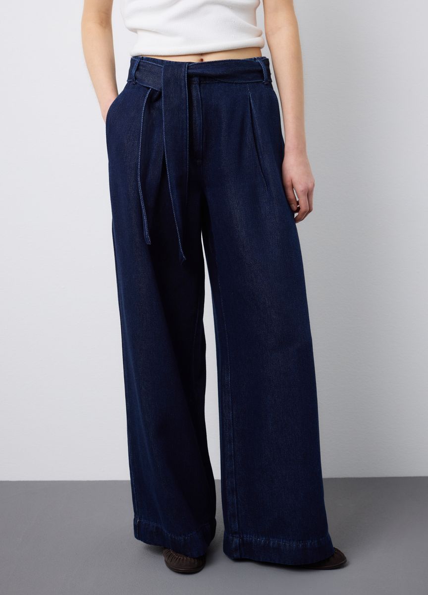 Klassische Stoffhose mit Bügelfalte
