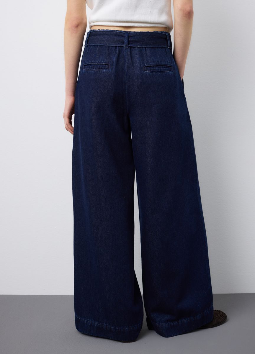 Klassische Stoffhose mit Bügelfalte