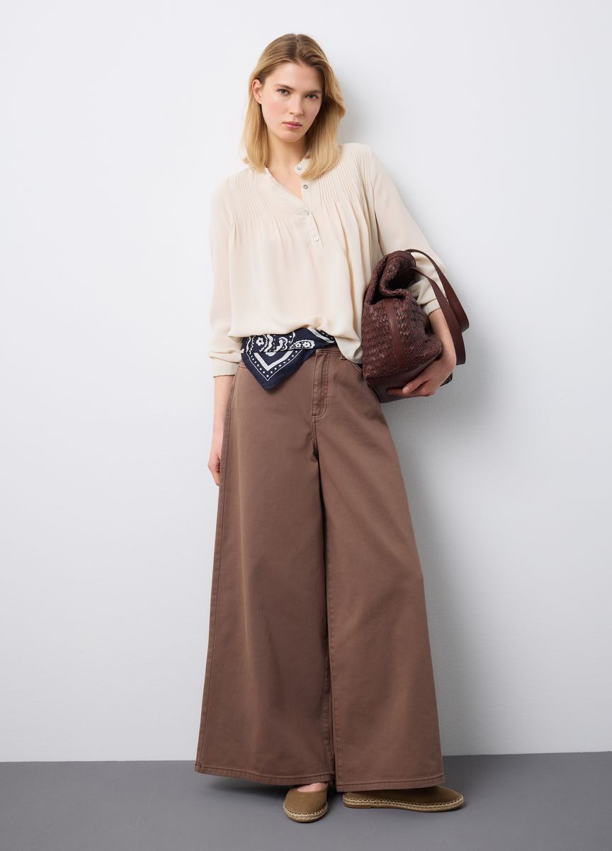 Klassische Stoffhose mit Bügelfalte