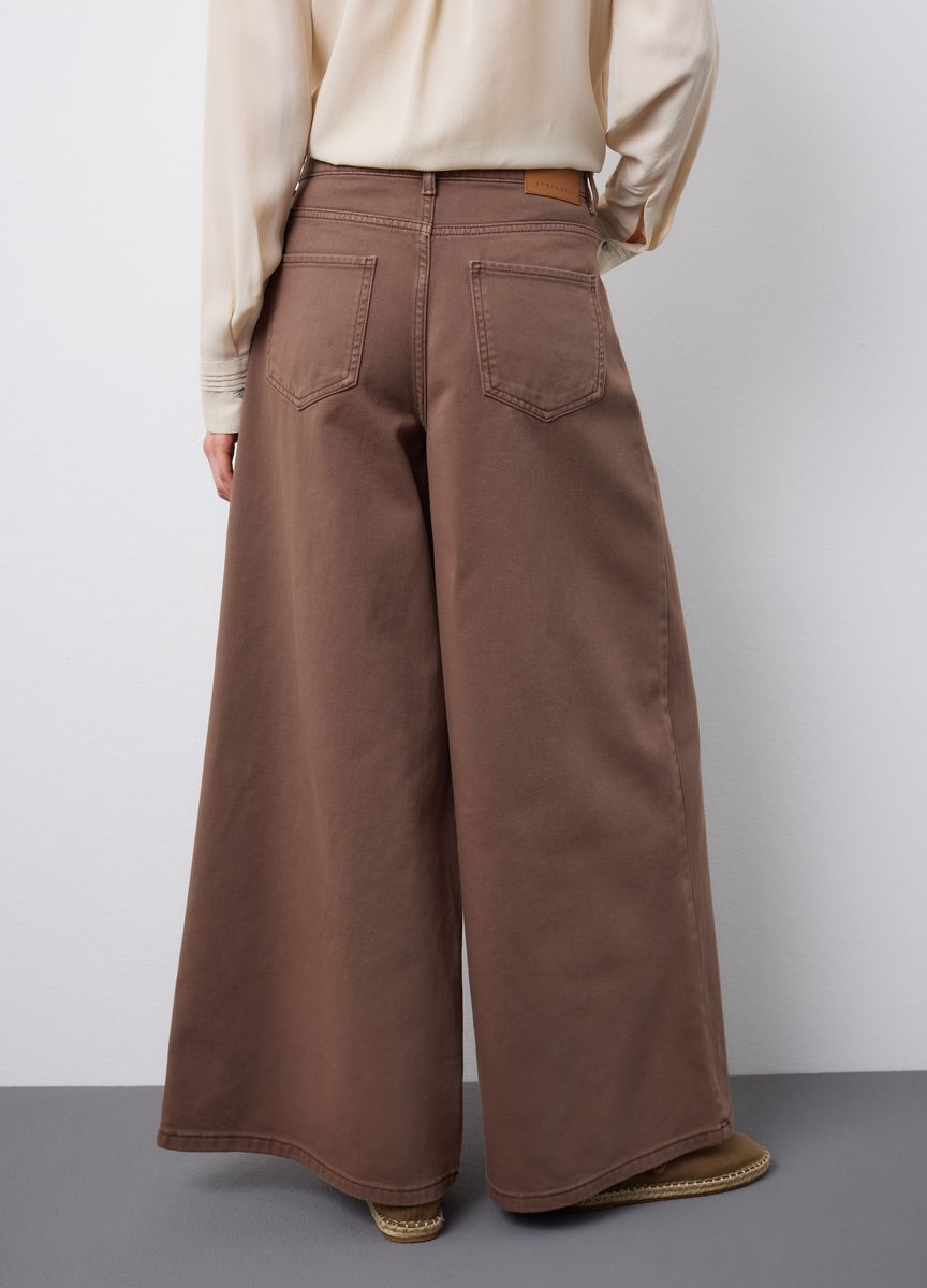 Klassische Stoffhose mit Bügelfalte