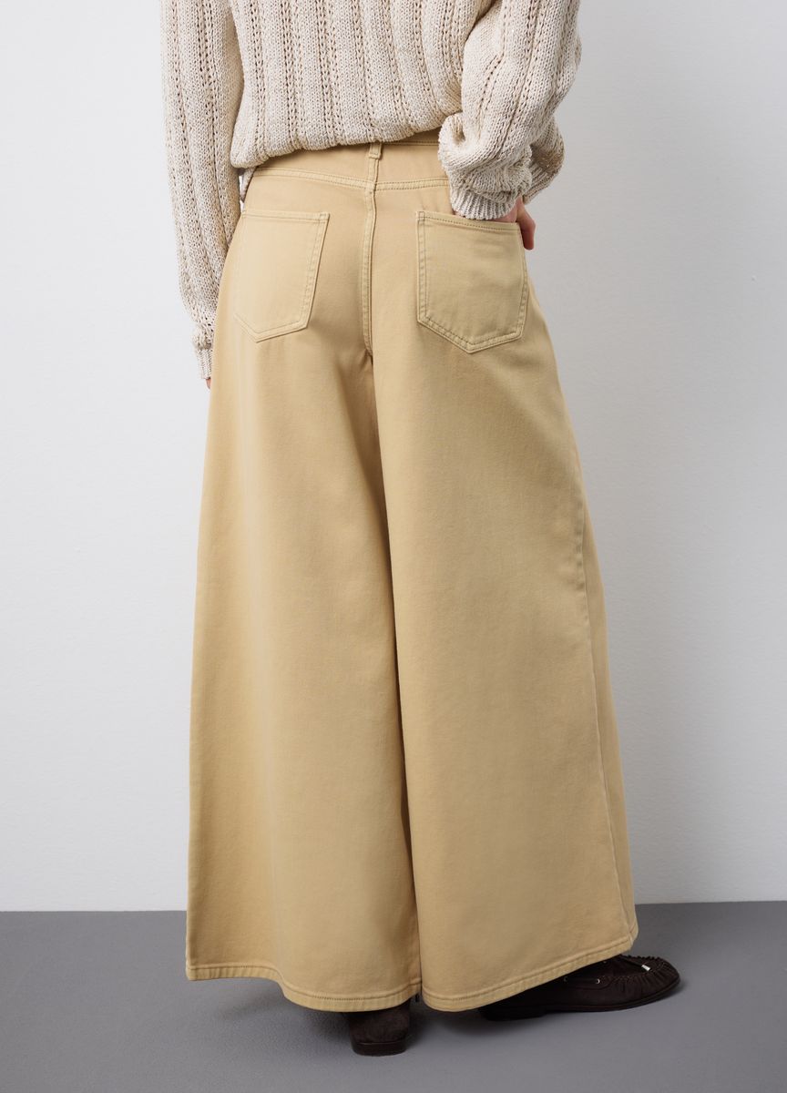 Klassische Stoffhose mit Bügelfalte