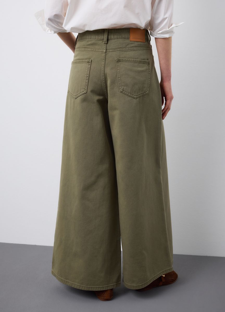 Klassische Stoffhose mit Bügelfalte