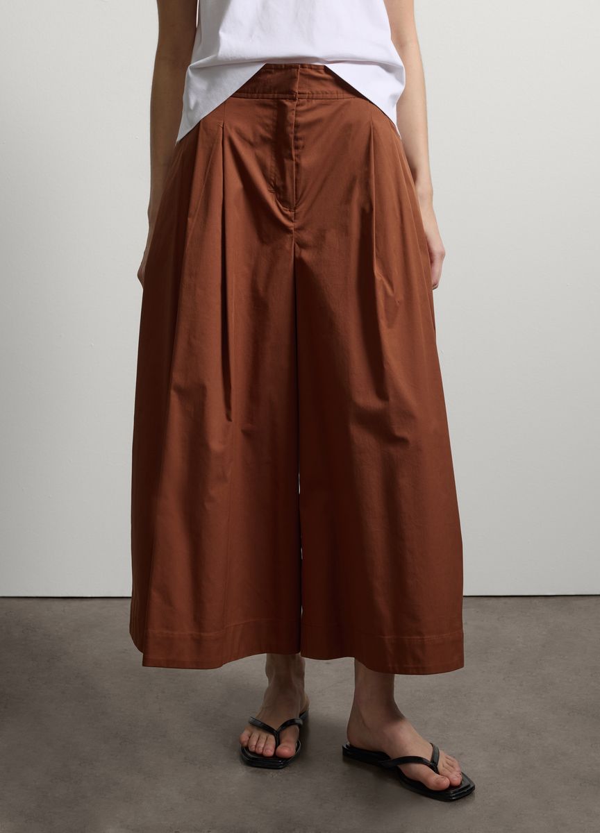 Klassische Stoffhose mit Bügelfalte
