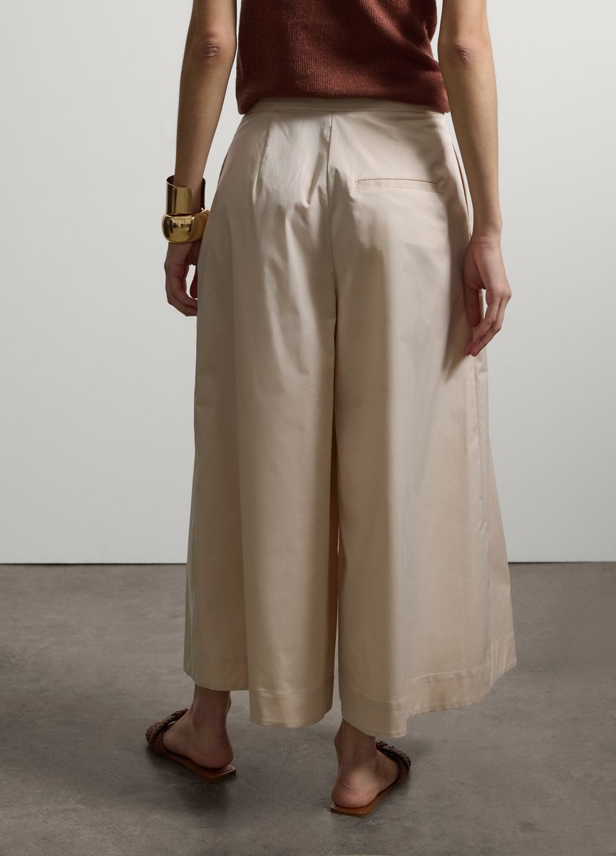 Klassische Stoffhose mit Bügelfalte