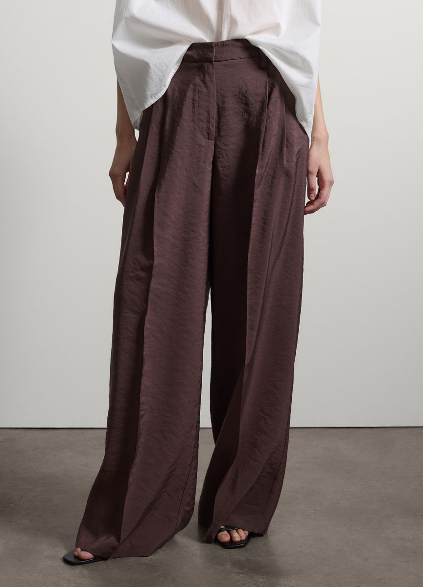 Klassische Stoffhose mit Bügelfalte
