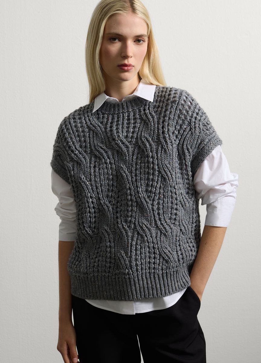 Asymmetrischer V-Ausschnitt-Strickpullover