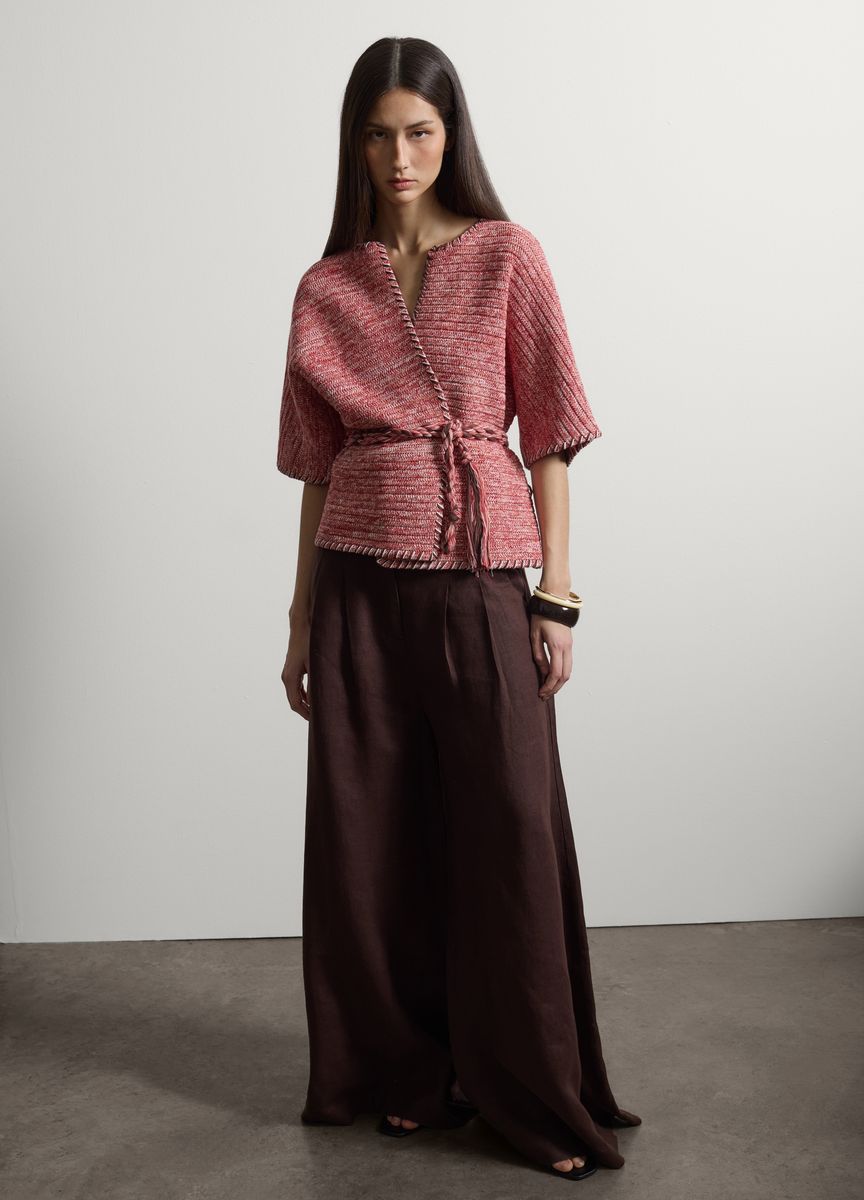 Asymmetrischer V-Ausschnitt-Strickpullover