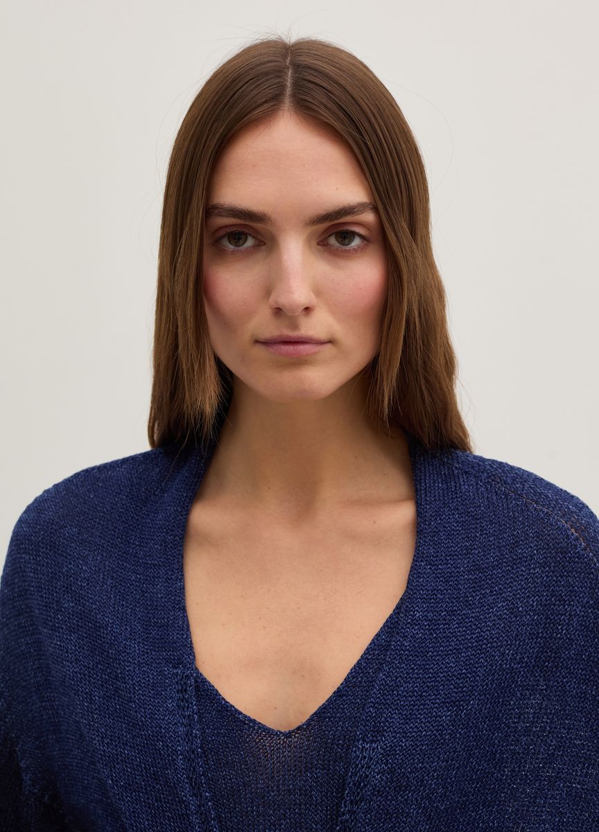 Asymmetrischer V-Ausschnitt-Strickpullover