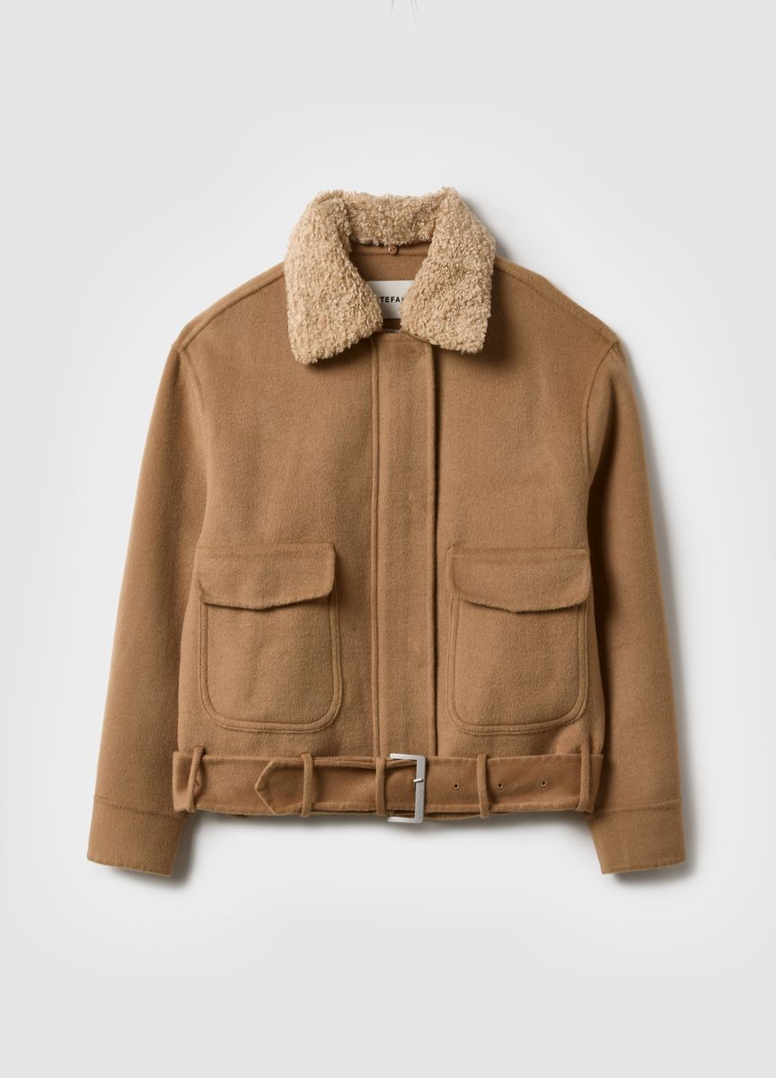 Gürteljacke mit Teddykragen im Utility-Stil