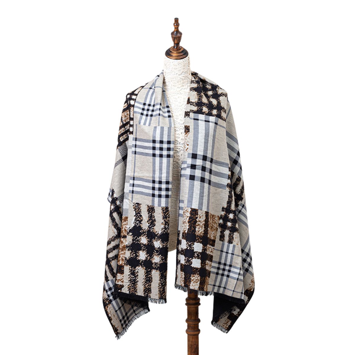 Patchwork-Karo Schal aus Seidenflanell