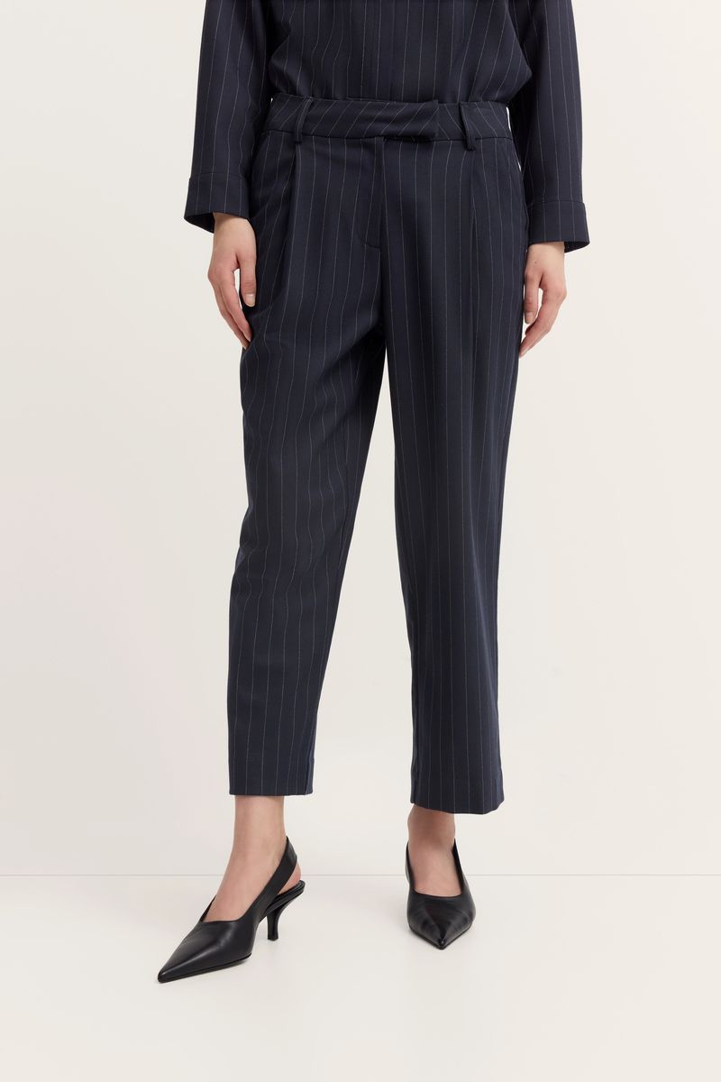 Bundfaltenhose mit Nadelstreifen und Stretch