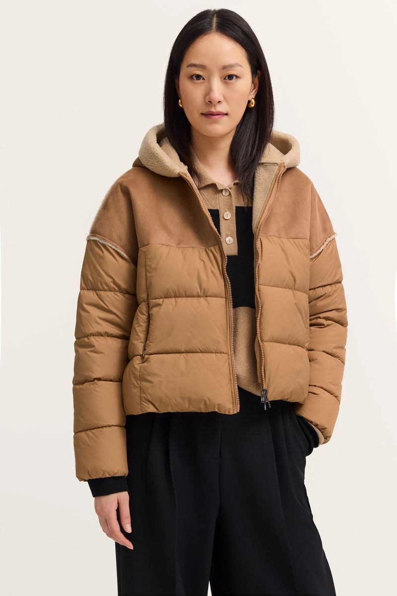Steppjacke mit Kapuze und Materialmix