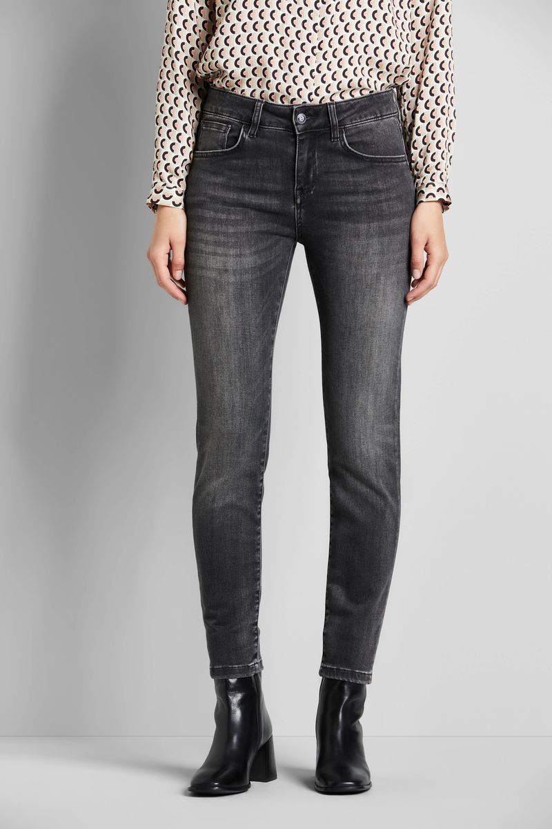 Körpernahe verkürzte Jeans im Five-Pocket-Stil