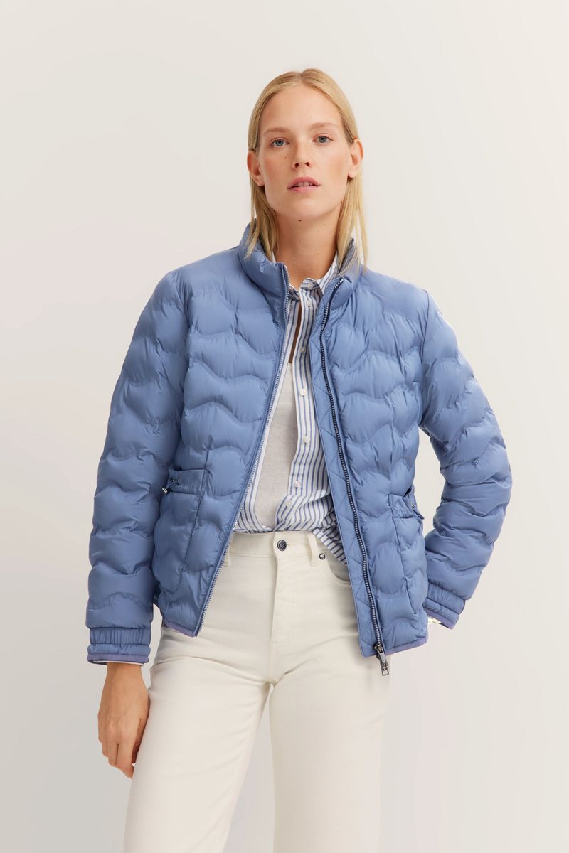 Steppjacke mit Wellenmuster und Stehkragen