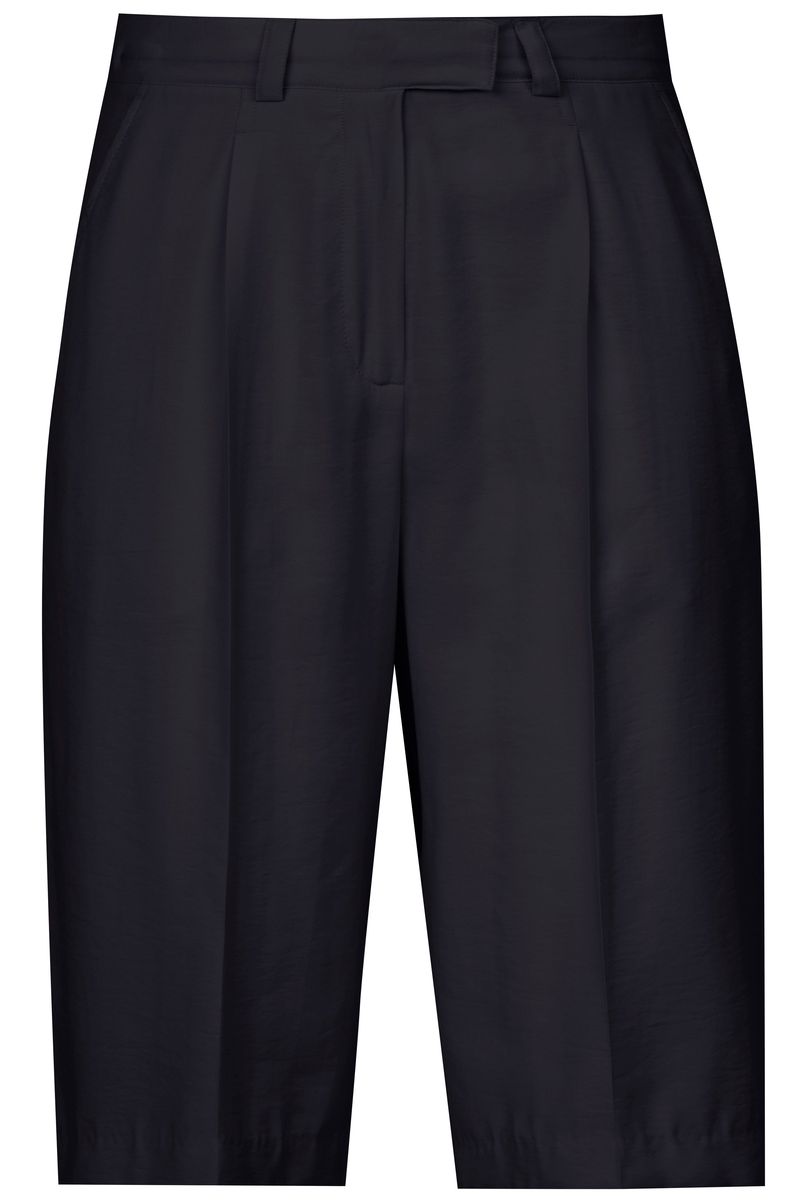 Elegante Bermuda mit scharfer Bügelfalte
