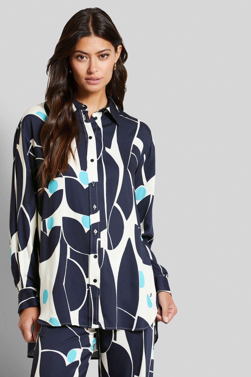 Lange Bluse mit abstraktem Muster