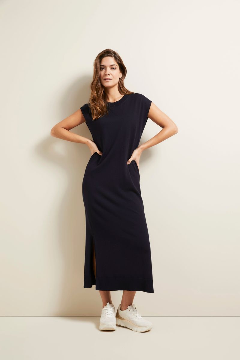 Minimalistisches ärmelloses Strick-Maxikleid