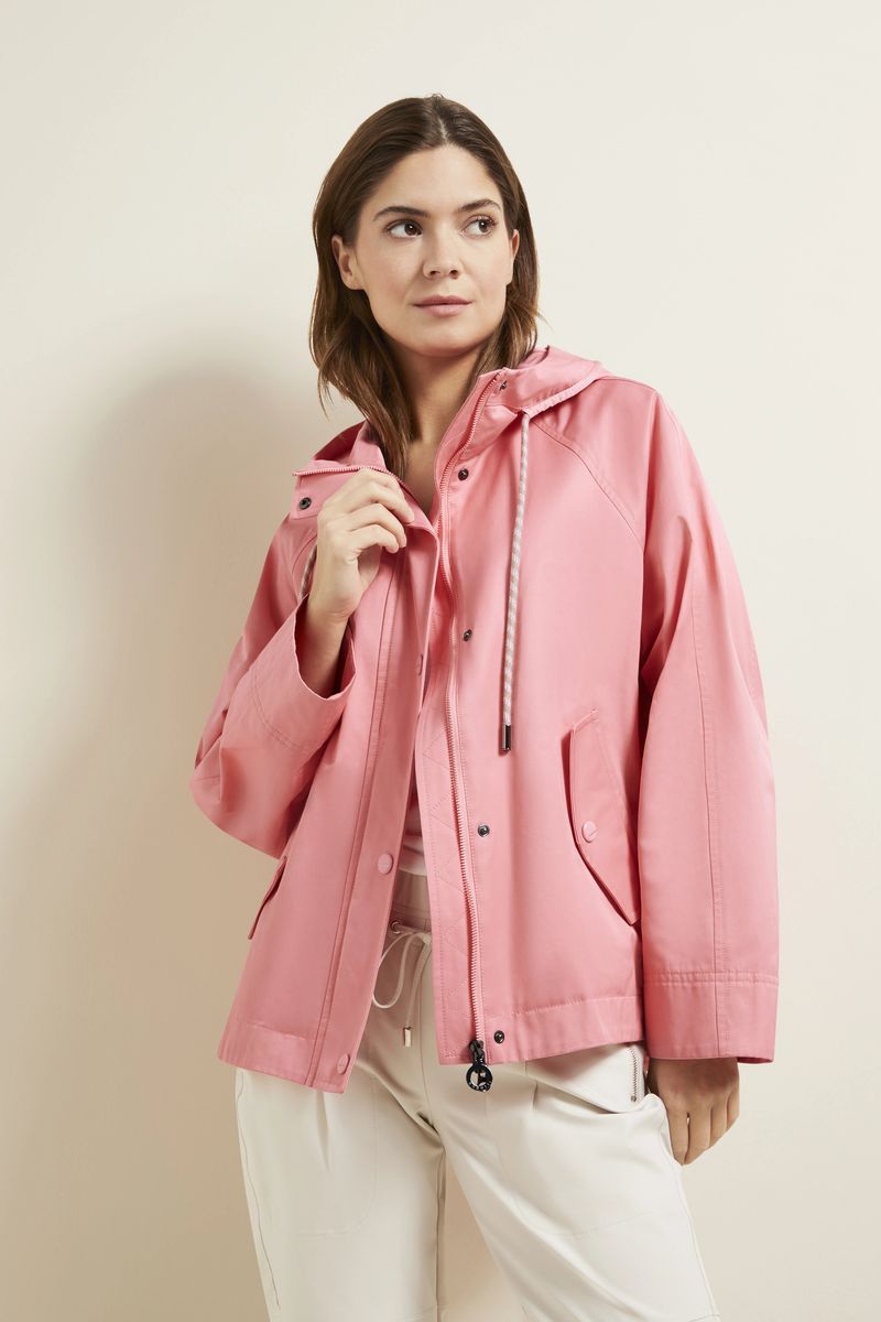 Leichter Kapuzenblouson in ausgestellter Form