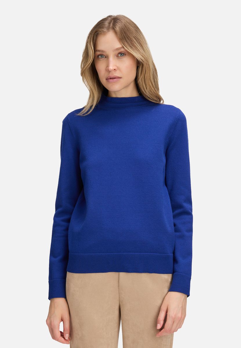 Minimalistischer Strickpullover mit Stehkragen