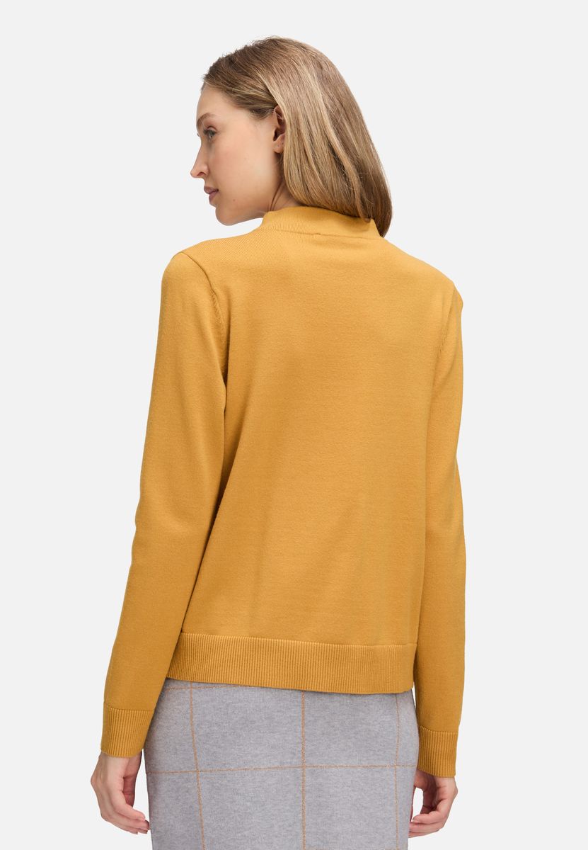 Minimalistischer Strickpullover mit Stehkragen