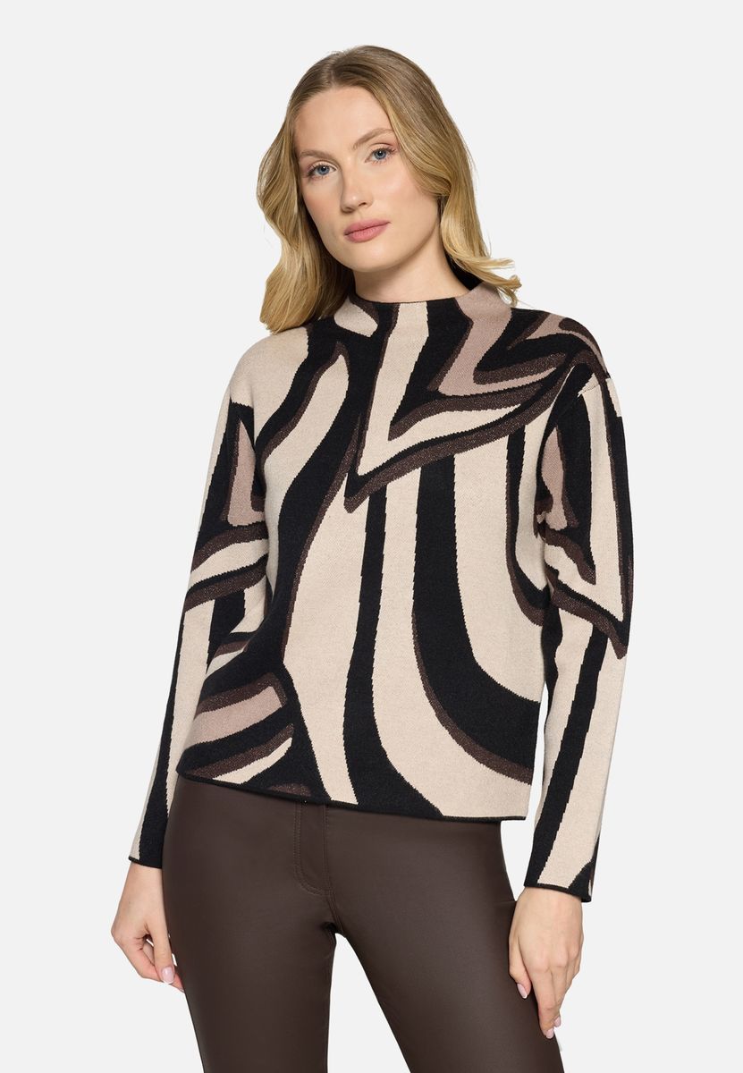 Abstrakter Strickpullover mit Stehkragen