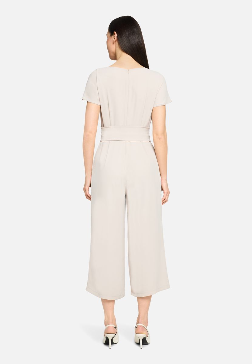 Eleganter Jumpsuit mit weitem Bein