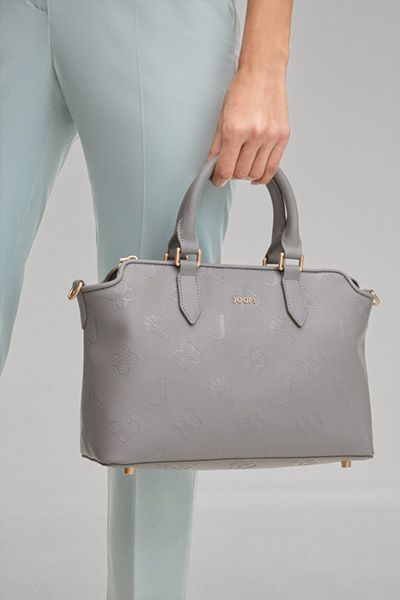 Handtasche mit geprägtem Monogramm