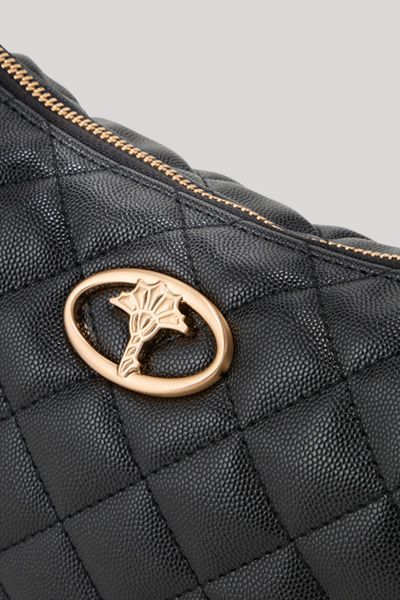 Gesteppte Crescent-Schultertasche