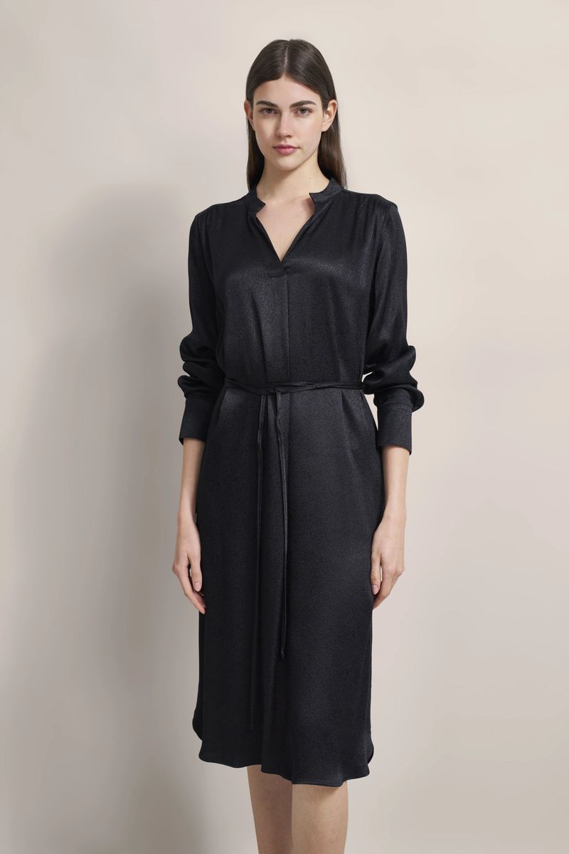 Elegantes Satin-Blusenkleid mit Gürtel