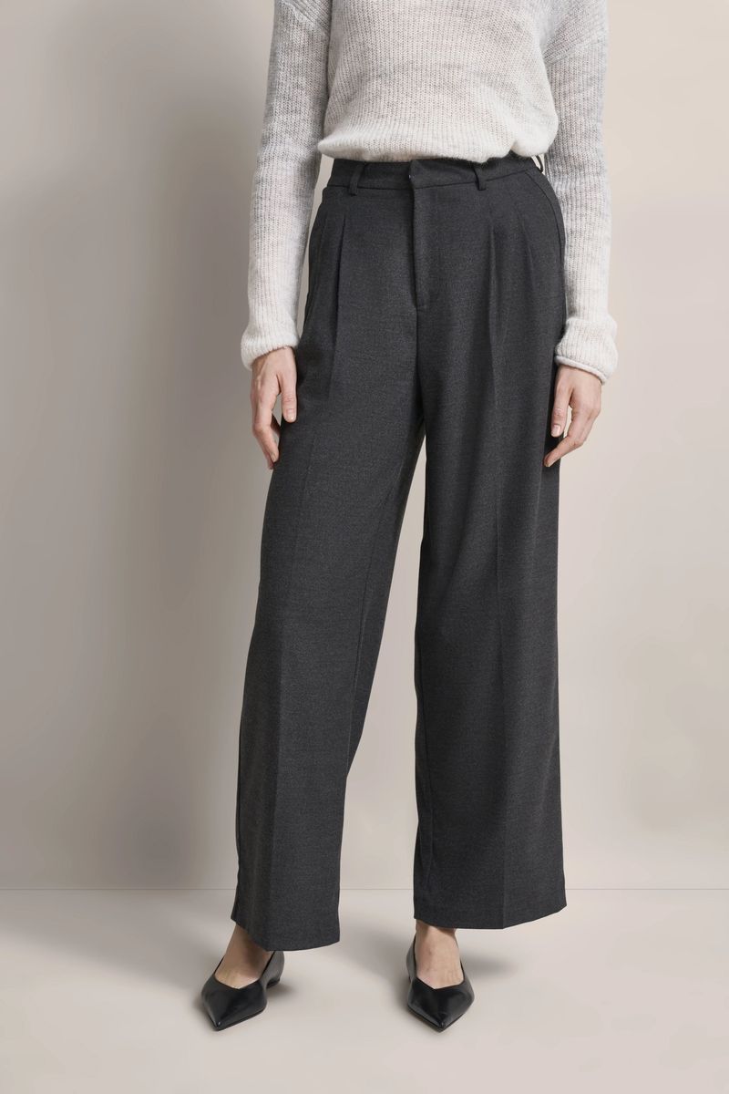 Weit Geschnittene Elegante Bundfaltenhose