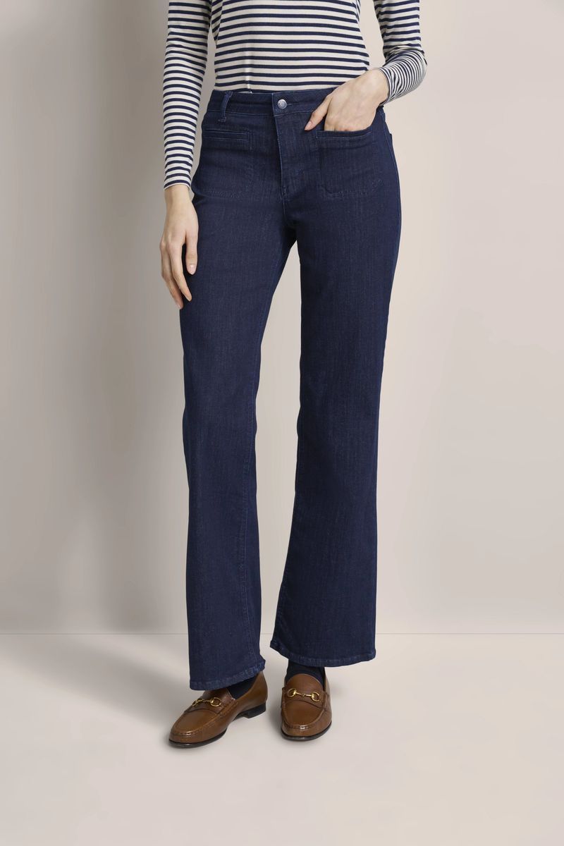 Gerade Jeans mit eleganter Bügelfalte