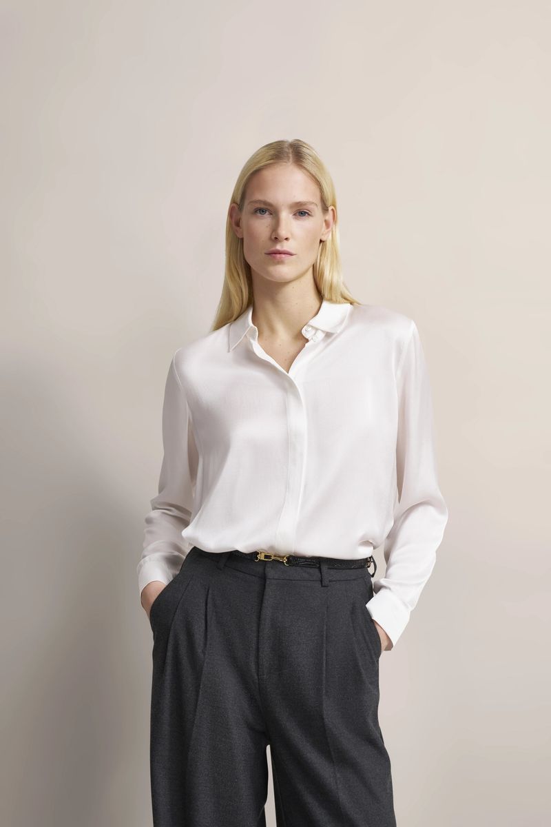Minimalistische fließende Viskosebluse