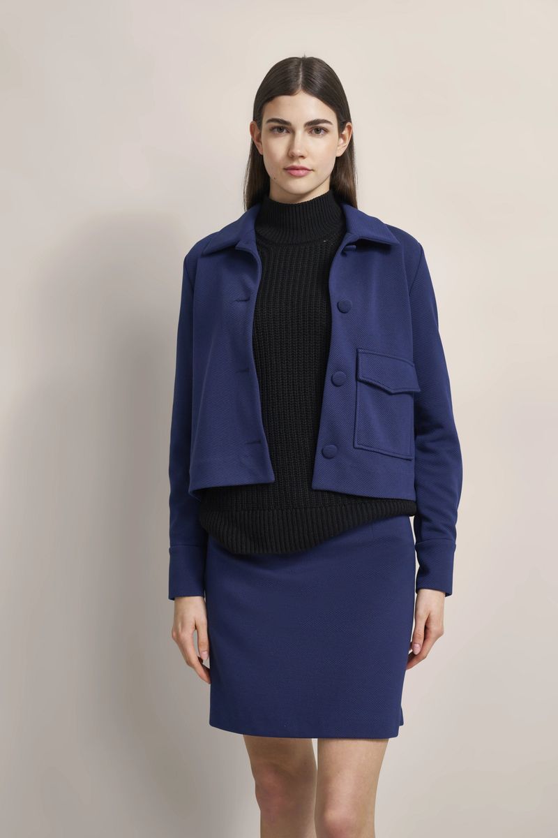 Kurzjacke mit aufgesetzter Tasche