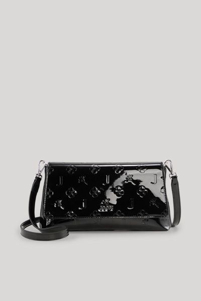 Lack-Clutch mit Monogramm-Prägung