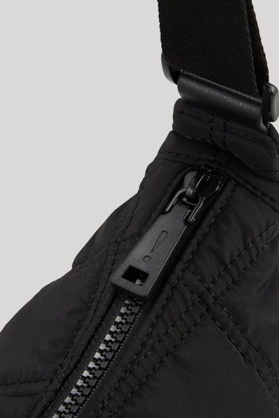 Gesteppte Halbmond-Schultertasche